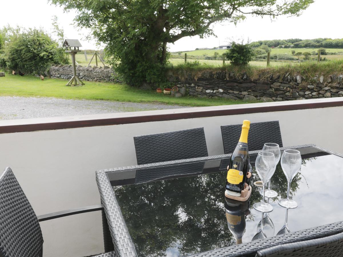 Bodegri Cottage Llanfflewyn Exterior photo